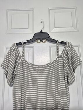 Old Navy Gray & White Striped Cold-Shoulder Tank Top